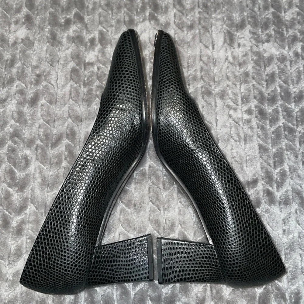 Stuart Weitzman Elegant Black Leather‎ Women's Block/Chunky Heels. Size 6.